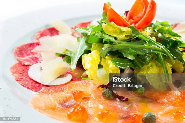 Gemischte Rindfleischcarpaccio Vom Lachs Stockfoto und mehr Bilder von Blatt - Pflanzenbestandteile - Blatt - Pflanzenbestandteile, Carpaccio, Erfrischung