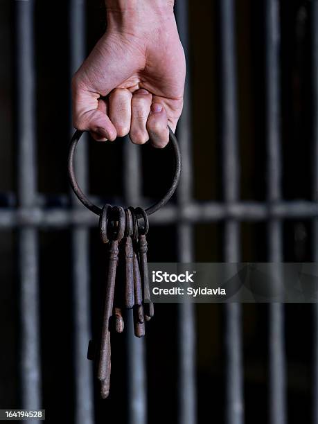 Prigioniero - Fotografie stock e altre immagini di Chiave - Chiave, Libertà, Portare