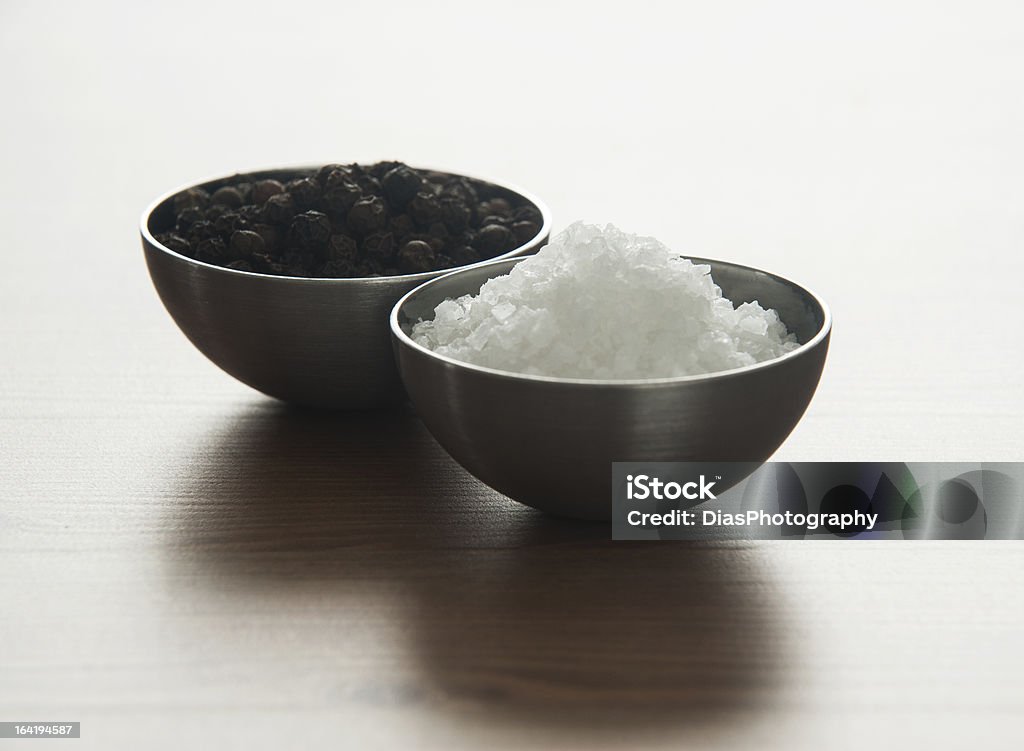 Proas de sal e pimenta - Foto de stock de Cozinhar royalty-free