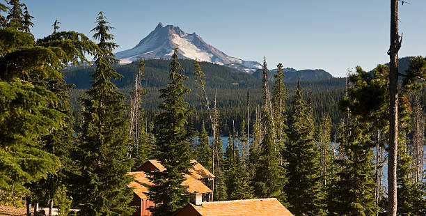 istock Panoramic View Cabins Around Olallie Lake Near Mount Jefferson 164199300