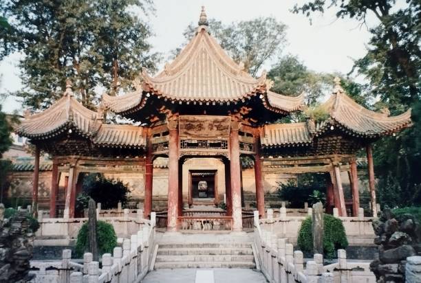This building looks like a temple, but it is the Great Mosque of Xian. Actively used as a place of worship by the Chinese muslims, but also a cultural heritage site to all citizens of Xian
