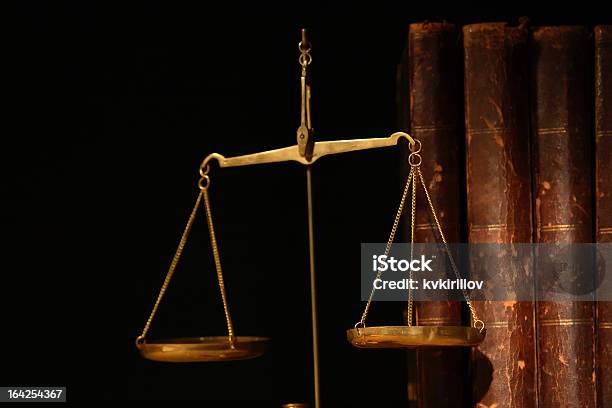 Balança Da Justiça - Fotografias de stock e mais imagens de Antiguidade - Antiguidade, Arcaico, Balança - Instrumento de Pesagem