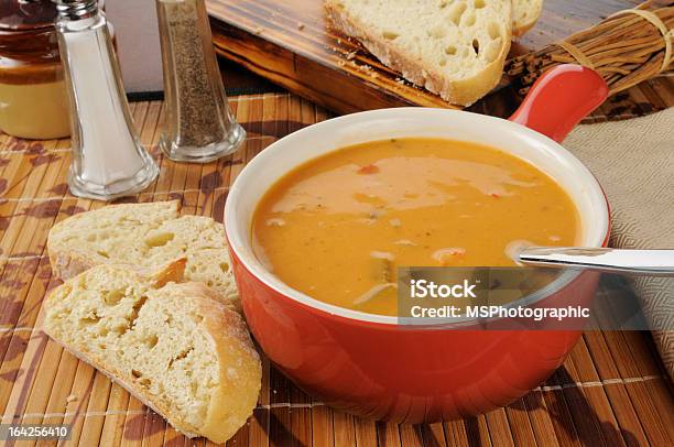 Creamy Pomidor Bisque - zdjęcia stockowe i więcej obrazów Ser gouda - Ser gouda, Zupa, Bez ludzi