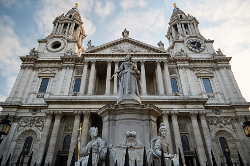 St. Paul's Cathedral entrance with statue of Queen Anne