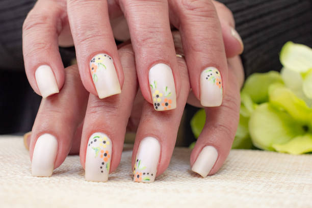 istock Summer Flower Nail Art Design 1642950039