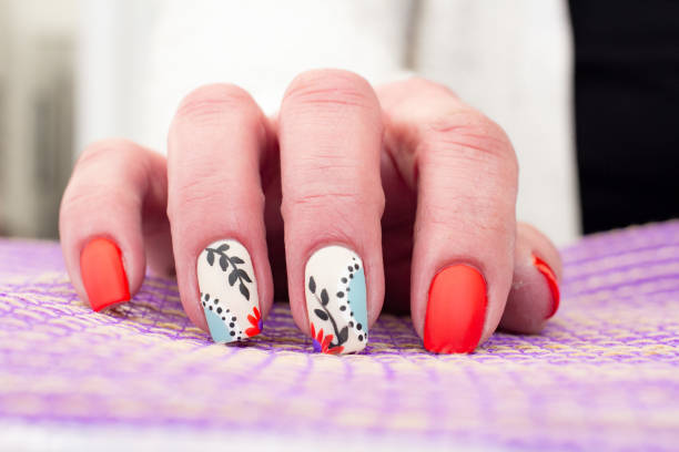 istock Summer Flower Nail Art Design 1642950571