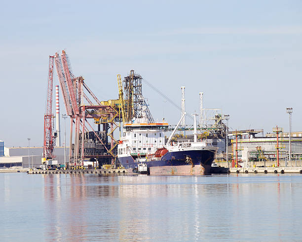 istock Oil Tanker 164297925