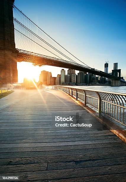 Foto de Brooklyn Bridge e mais fotos de stock de Cidade - Cidade, Luz solar, New York City