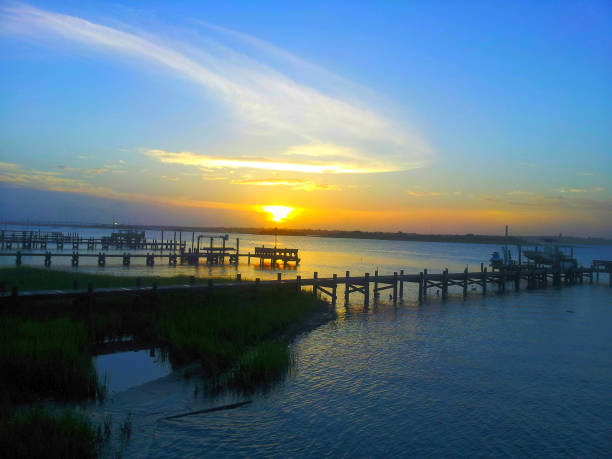 istock Emerald Isle North Carolina Sunset 1643129179