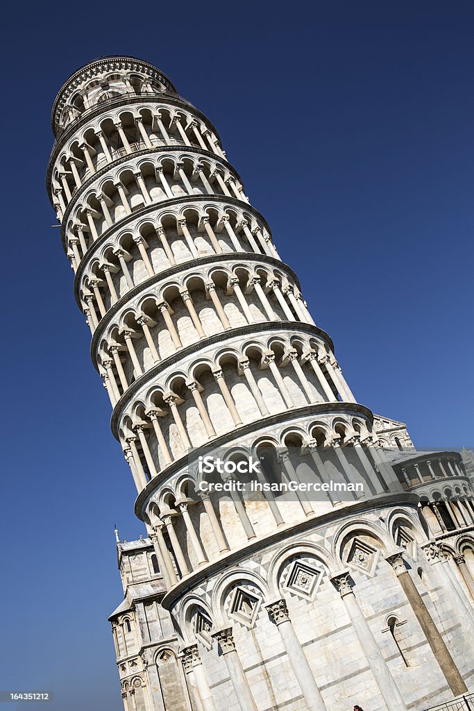 Torre de Pisa - Foto de stock de Alto - Descripción física libre de derechos