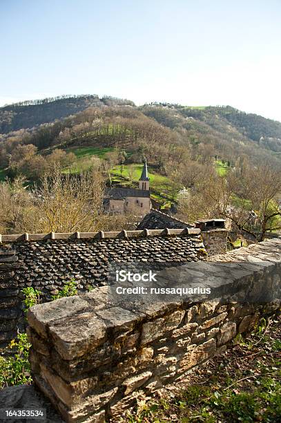 Chateau De Belcastel - zdjęcia stockowe i więcej obrazów Bez ludzi - Bez ludzi, Budynek z zewnątrz, Dach