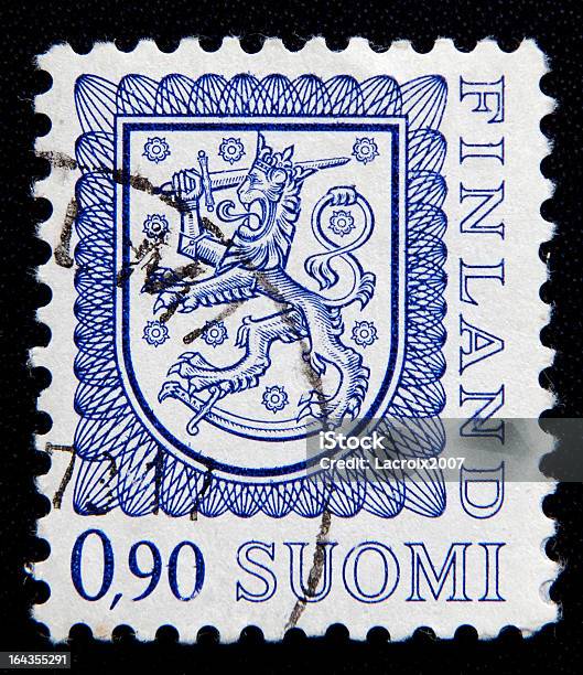 Finlandia Stamp - Fotografie stock e altre immagini di Composizione verticale - Composizione verticale, Corona reale, Emblema