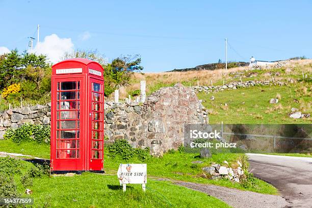 Cabina Telefonica - Fotografie stock e altre immagini di Ambientazione esterna - Ambientazione esterna, Attrezzatura per le telecomunicazioni, Cabina telefonica