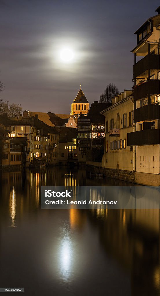 Mond über Ill Fluss im Viertel "La Petite France", Strasbourg - Lizenzfrei Abenddämmerung Stock-Foto