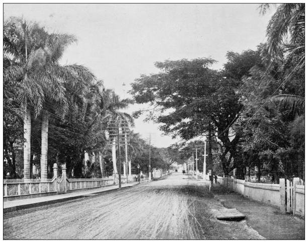 istock Hawaii, antique photo: Nuuanu Street 1643848385