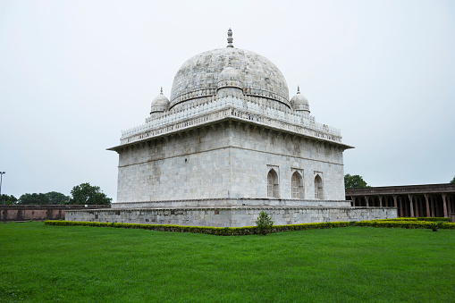Tomb of Hoshang Shah, the work on this marble mausoleum was begun by Hoshang Shah and completed by Mahmud Khilji in about A.D. 1440, located in Mandu, Madhya Pradesh, India