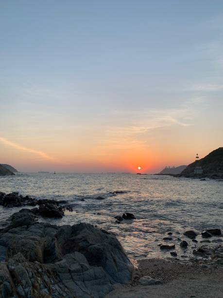 istock Hong Kong ocean sunset 1644006256