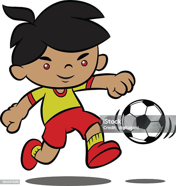 Милый Мультяшный Мальчик Играет В Футбол — стоковая векторная графика и другие изображения на тему Комикс - Комикс, Латиноамериканская и испанская этническая группа, Ребёнок