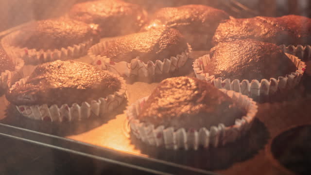 Vanilla Muffins are Cooked in the Oven, Rise and Brown