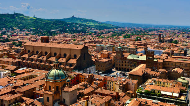 istock Bologna Old Town 1644230919