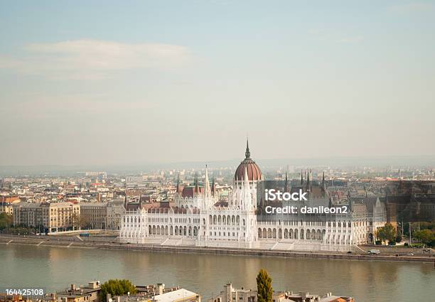 Il Parlamento Di Budapest - Fotografie stock e altre immagini di Acqua - Acqua, Ambientazione esterna, Architettura