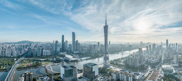 skyline der innenstadt und perlfluss in guangzhou, china - guangzhou stock-fotos und bilder