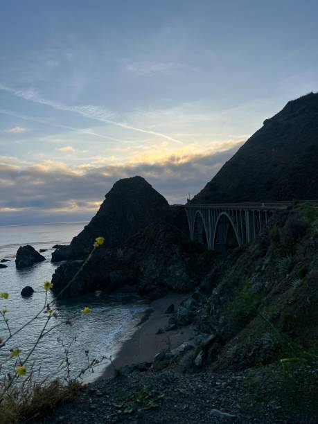 istock Pieffer Canyon Bridge in Big Sur at Sunset 1644487366
