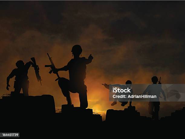 Dawn Offensive — стоковая векторная графика и другие изображения на тему Армия - Армия, Векторная графика, Вечерние сумерки