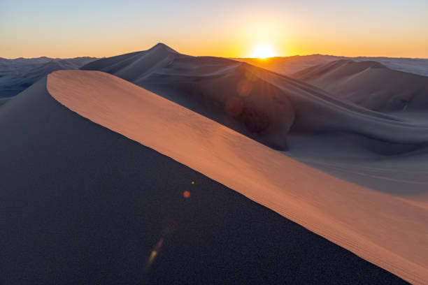 istock Nazca Desert Sunset, Ica, Peru 1644544396