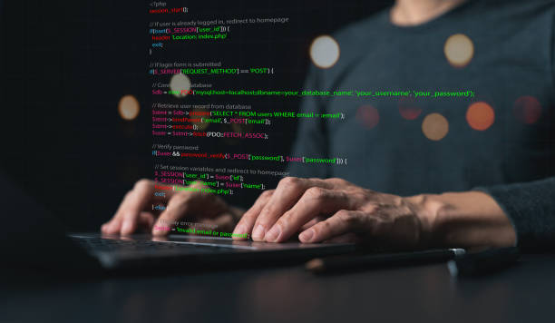 softwareentwickler oder programmierer programmierprogramm mit laptop. schaffen sie intelligente innovationen. computerprogrammierung, entwicklung softwareingenieur und architektur, digitales datentechnologie-management - computersprache stock-fotos und bilder