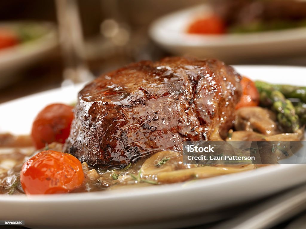 Solomillo de carne de res - Foto de stock de Bistec libre de derechos