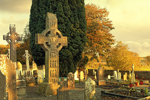 high cross in monasterboice - irish cross stock-fotos und bilder