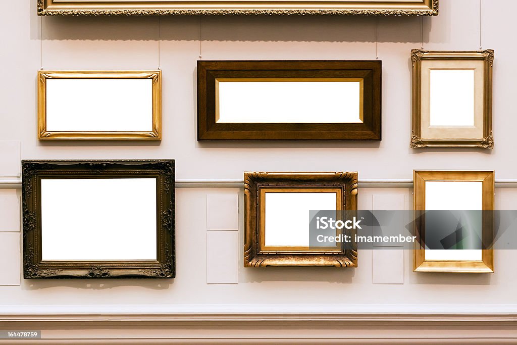 Seis de los marcos de los cuadros blanco vacío con espacios, espacio de copia - Foto de stock de Pared libre de derechos