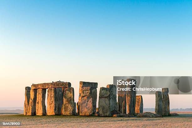Stonehenge Salisbury Plain Wiltshire Stock Photo - Download Image Now - Stonehenge, Dawn, Sunrise - Dawn