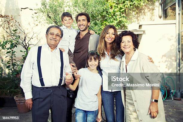 Photo libre de droit de Portrait De Famille banque d'images et plus d'images libres de droit de Culture italienne - Culture italienne, Famille, Italie