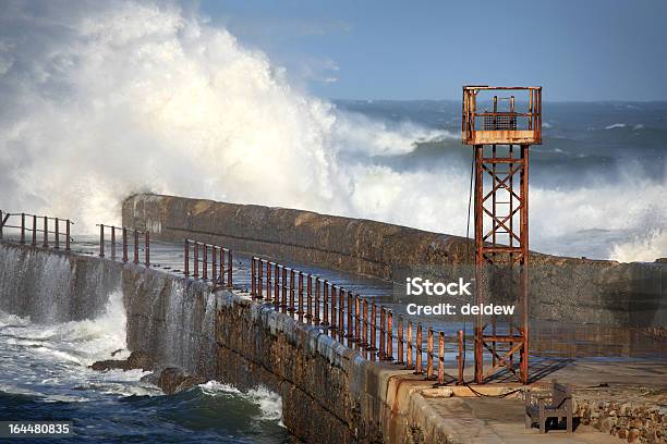 Verrostete Lookout Struktur Auf Einem Pier An Der Küste Stockfoto und mehr Bilder von Alt