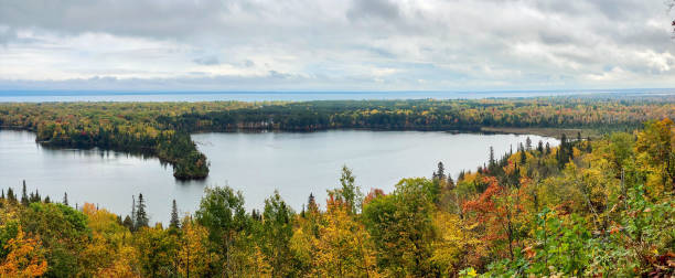 istock Spectacle Lake surrounded by Autumn colors 1644977626