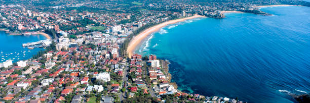 マンリーコーブからマンリービーチ、シドニーへ - manly beach summer beach pacific ocean ストックフォトと画像