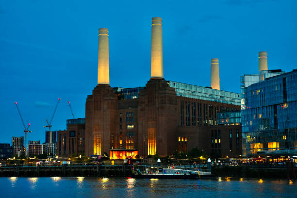 istock Battersea Power Station - London at dusk 1645074754