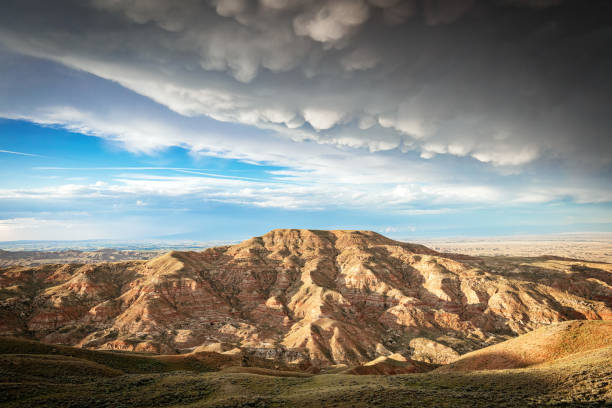 istock Wyoming Badlands Butte McCullough Peaks Sunset 1645307598
