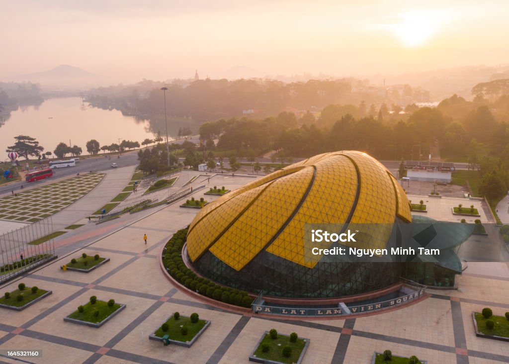 Abstract aerial photo of Lam Vien Square, Da Lat City, Central Highlands of Vietnam Lam Vien Square is located right on the banks of Xuan Huong Lake and is one of the extremely famous attractions that you must definitely visit when traveling to Dalat. Dalat Stock Photo