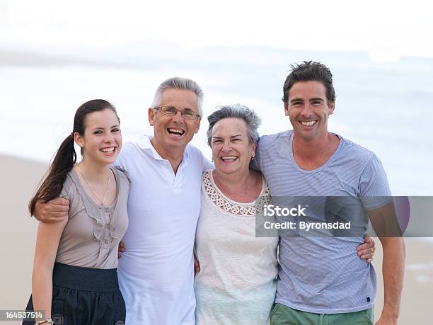 Foto de Retrato De Família De Várias Gerações e mais fotos de stock de Adulto - Adulto, Família, Família de várias gerações