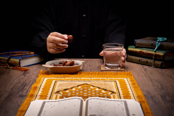 istock wait for the time of Iftar 1645418769