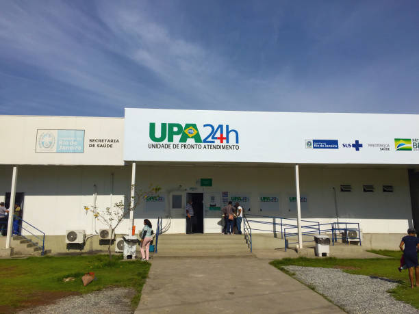 rio de janeiro, brazil - the upa 24h emergency care units are health units of intermediate complexity, basic joints and mobile emergency care service - samu 192. - intermediate imagens e fotografias de stock