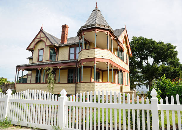 istock Queen Anne house circa 1890 164558877