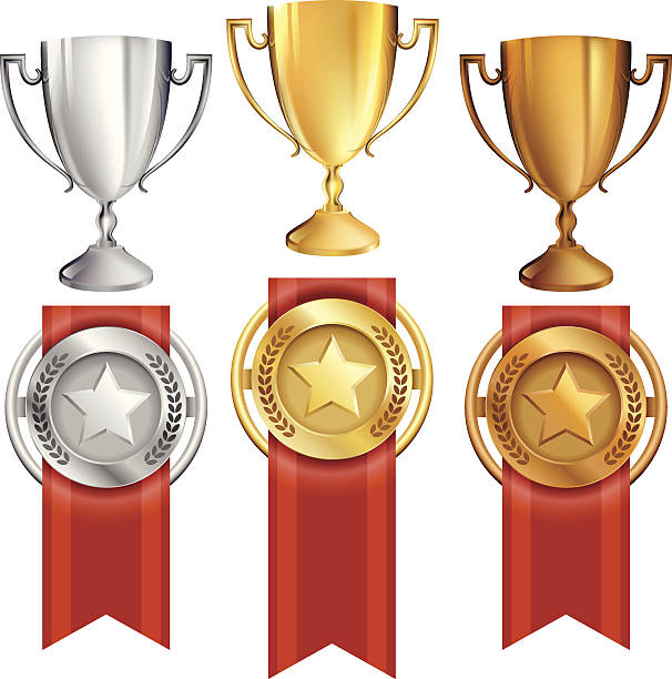 ilustraciones, imágenes clip art, dibujos animados e iconos de stock de vector conjunto de tres medallas y trofeos cinta - trophy award vector silver