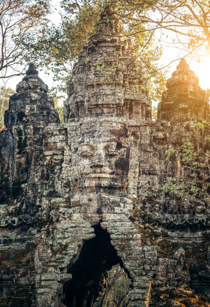 north gate of angkor thom, cambodia - wat angkor thom imagens e fotografias de stock