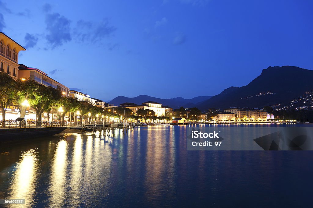 Il Arginamento di Lugano, Svizzera, Canton Ticino. - Foto stock royalty-free di Notte