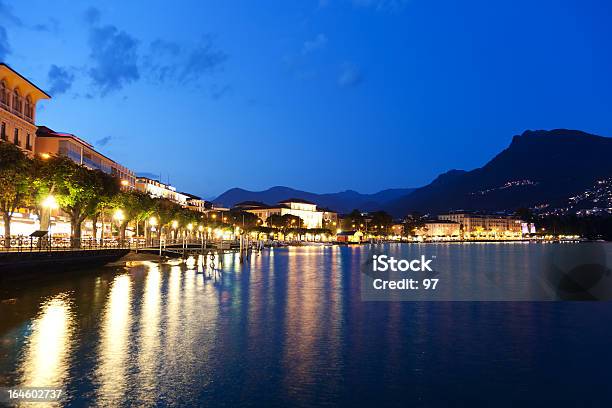 Foto de A Barragem De Lugano Suíça Cantão De Ticino e mais fotos de stock de Noite - Noite, Vista Lateral, Lago