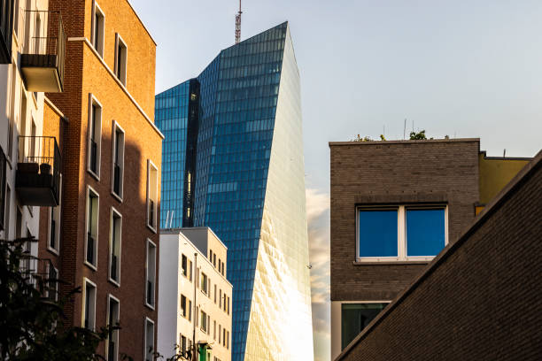 istock Bank in Frankfurt 1646174652